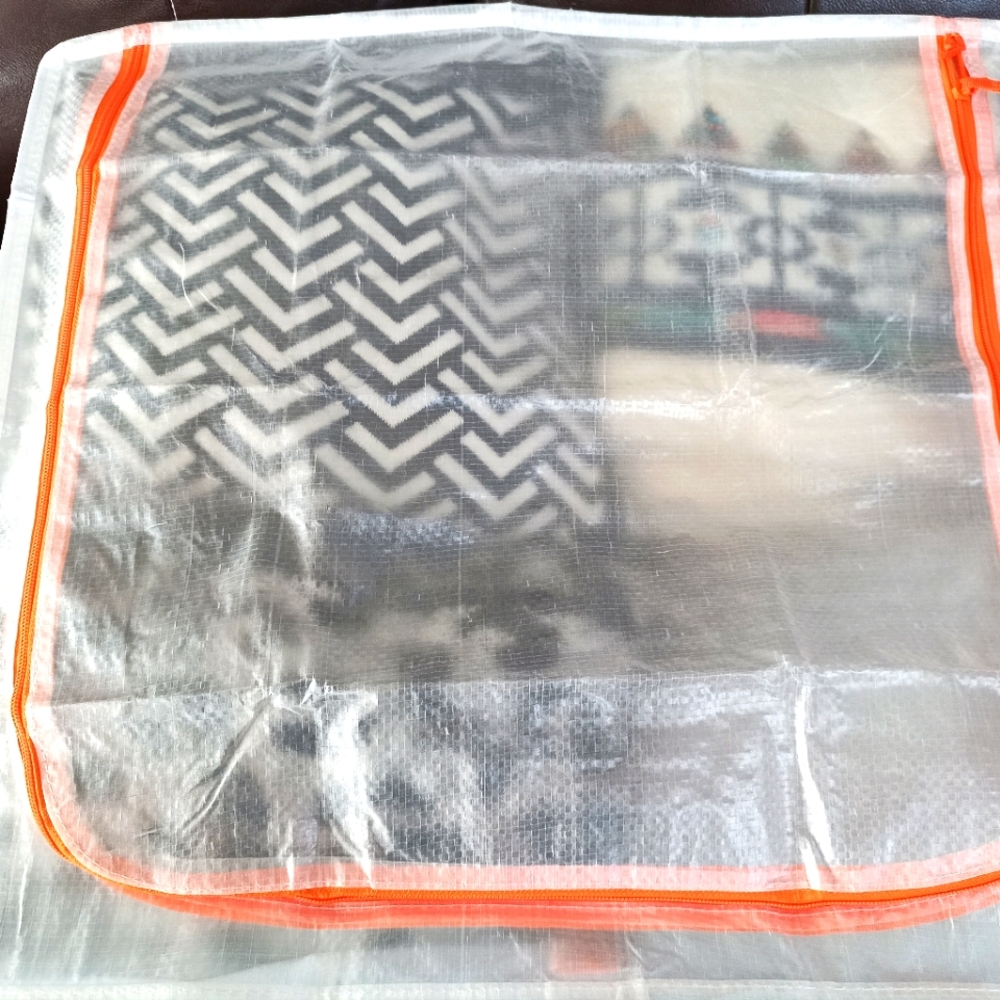 2 Storage Bags - Picture 13 of 13